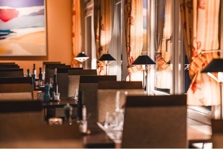 Frühstück und Abendessen mit regionalen Spezialitäten